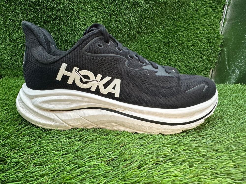 Hoka One One Clifton 10 1162031-BWHT Athletic Sneaker Womens 9.5B Black Jacquard